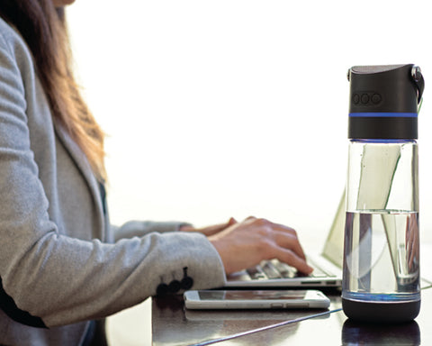 CILINDRO DE TRITÁN DE 650 ML CON FUNCIÓN DE BOCINA BLUETOOTH SOUNDTEK A2434