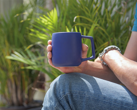 TAZA BICOLOR MATE 14 OZ ELVIS A2633