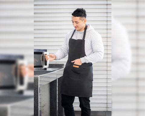 MANDIL DE POLIESTER CON BOLSILLO FRONTAL PRO CHEF A3203