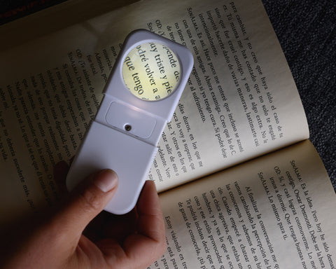 LUPA 3X CON LUZ LED CLARUS A3248
