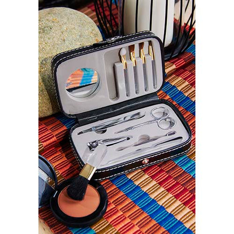 SET DE MANICURE Y BROCHAS YOUNG DAM 773